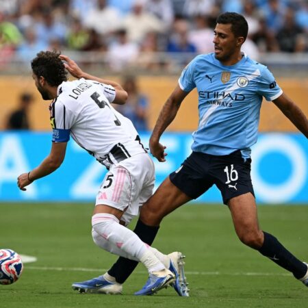 Man City-Juventus 5-2 al Mondiale per Club: i gol di Doku, Koopmeiners, Haaland, Foden, Savinho e l’autogol di Kalulu. Vlahovic accorcia nel finale.