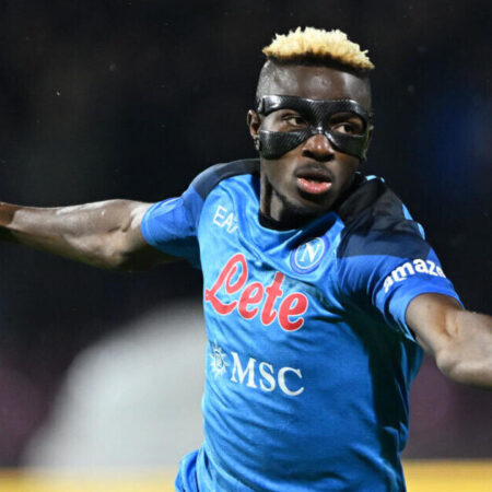 Osimhen: Futuro Incerto tra Mercato e Ritiro Napoli