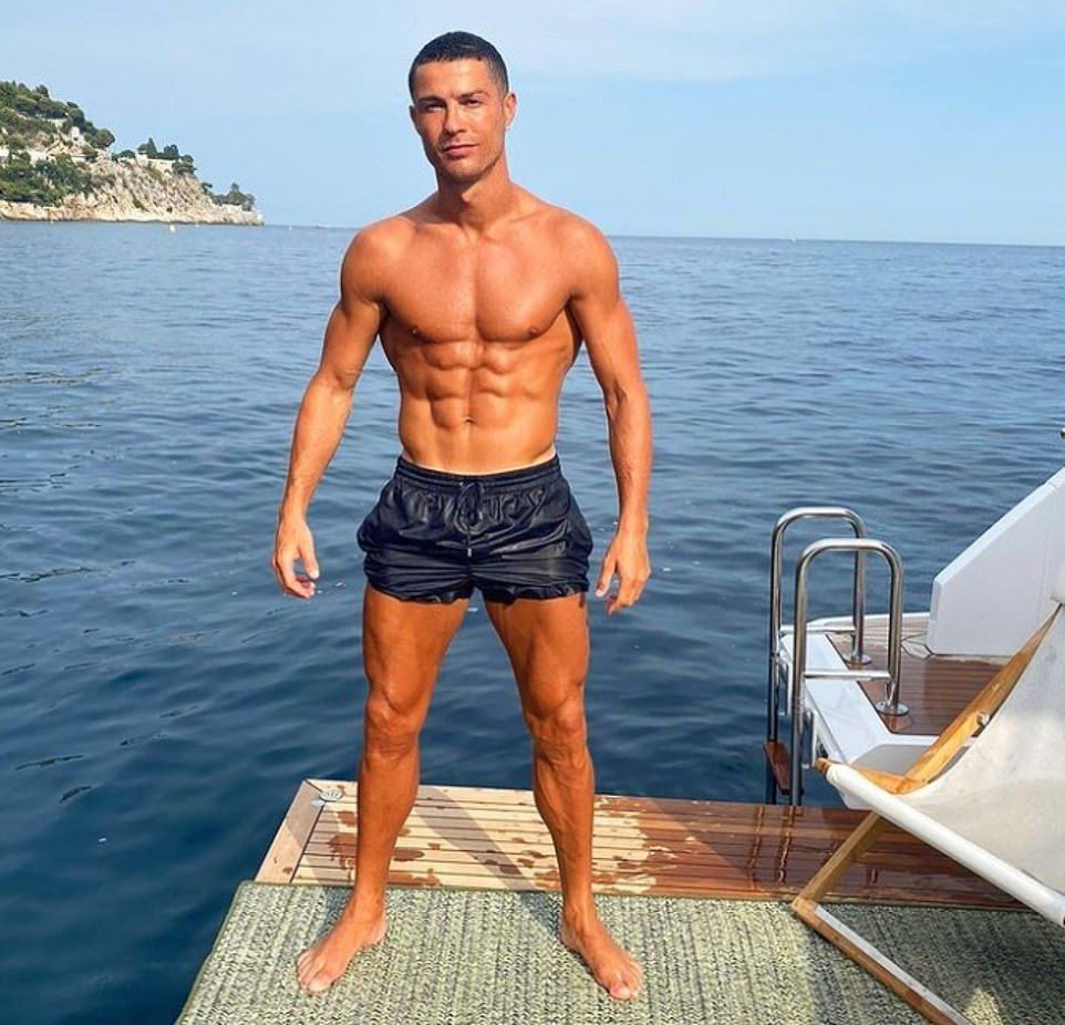 Preview Perché Cristiano Ronaldo guadagna così tanto a quasi 40 anni?