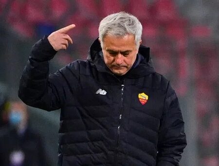Calciomercato Roma — Duello con Mourinho per Guessand