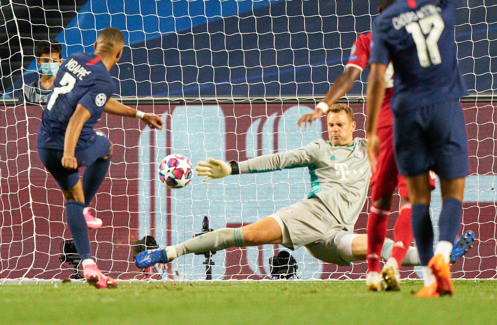 Preview Manuel Neuer di nuovo in versione Superman: la sfida a Donnarumma e al PSG è lanciata