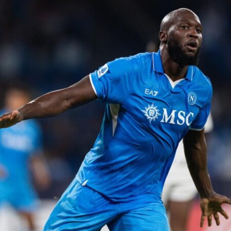 Lukaku rinuncia all’operazione: il Napoli punta sulla terapia conservativa per il suo recupero