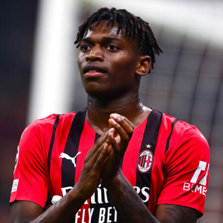 Il Dilemma dell’Attacco Milanista: Leao, Nkunku o Gimenez Titolare per la Ripresa della Serie A?