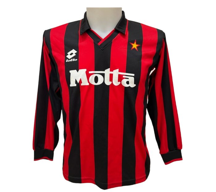 Preview Milan: La Maglia Numero 9 Senza Padrone, Un Caso Storico