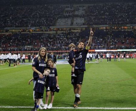 Le Leggende del Calcio Incantano San Siro: Da Totti a Zanetti, una Parata di Campioni