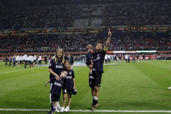 Preview Le Leggende del Calcio Incantano San Siro: Da Totti a Zanetti, una Parata di Campioni