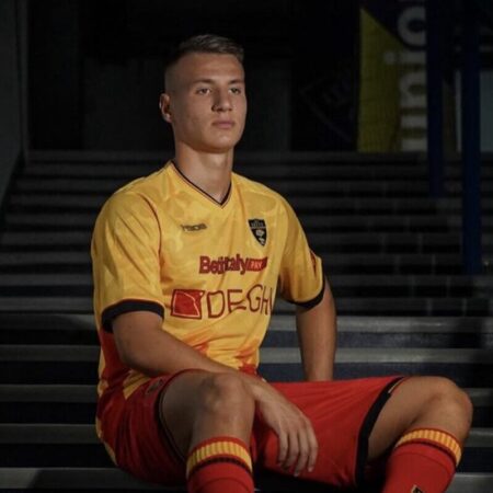 Camarda ritrova il Milan in Coppa Italia: i suoi primi mesi a Lecce