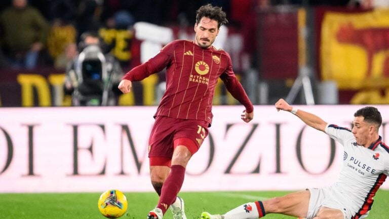 Preview Hummels fa i complimenti a Dovbyk per il gol all’Hellas Verona: «Bravo amico mio»