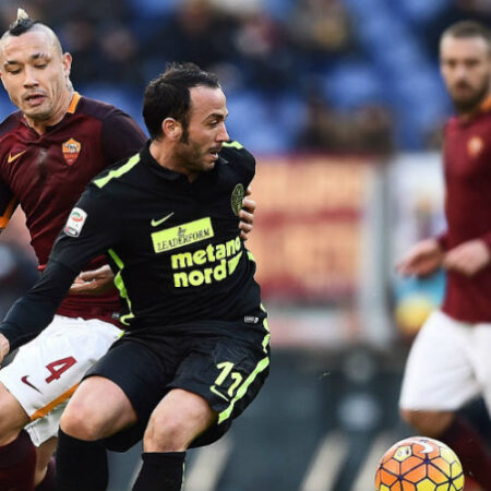 Roma-Hellas Verona 2-0: Dovbyk e Soulé regalano la vittoria ai giallorossi. Gasperini commenta: «Tre gare in una settimana, sono rimaste un po’ di scorie e non ce l’aspettavamo, dovremo riflettere. Svilar? Abbiamo un grande portiere»
