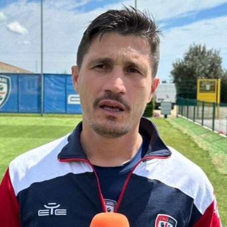 Cagliari: Fabio Pisacane riceve il Premio Ussi Sardegna dedicato a Davide Astori