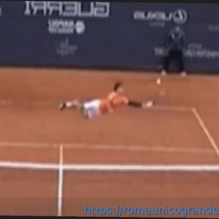 Lorenzo Carboni, il Tennista che Parò come Donnarumma: Un Punto Surreale Entra nella Leggenda al Challenger di Napoli