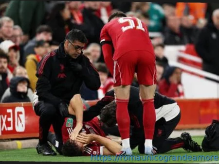 Allenatore del Liverpool Slot: il talento italiano Leoni sta diventando una «bestia» nonostante l’infortunio